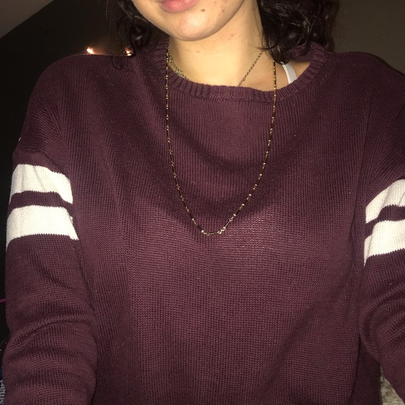 BRANDY MELVILLE MAROON SWEATER - Picture 2 of 3